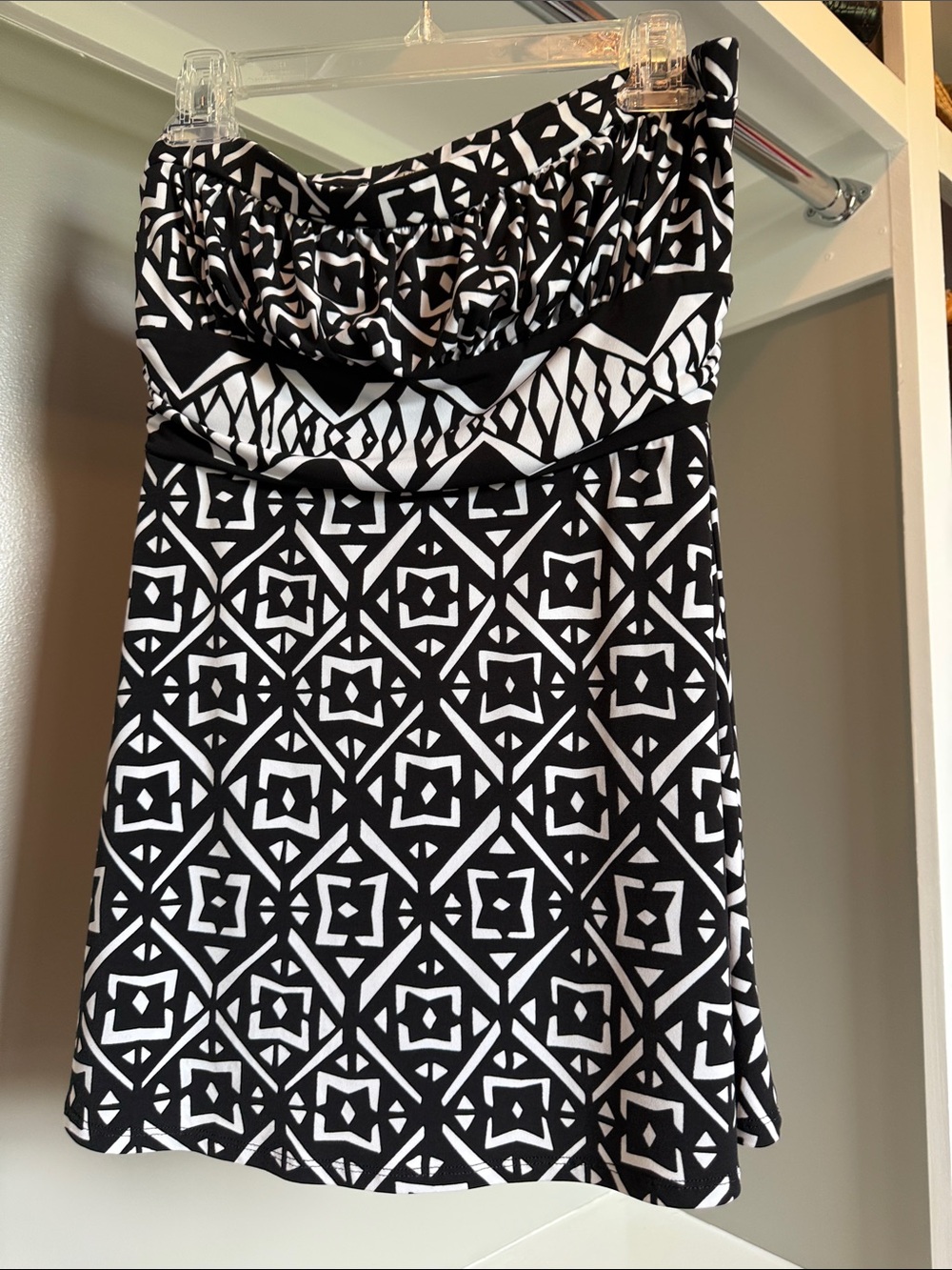 White House Black Market Black and White Geometric Strapless Top